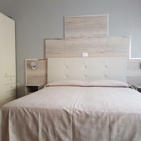 Albergo Paris Sottomarina Εξωτερικό φωτογραφία
