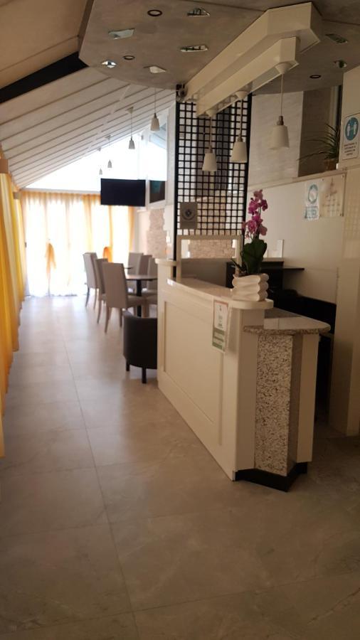 Albergo Paris Sottomarina Εξωτερικό φωτογραφία