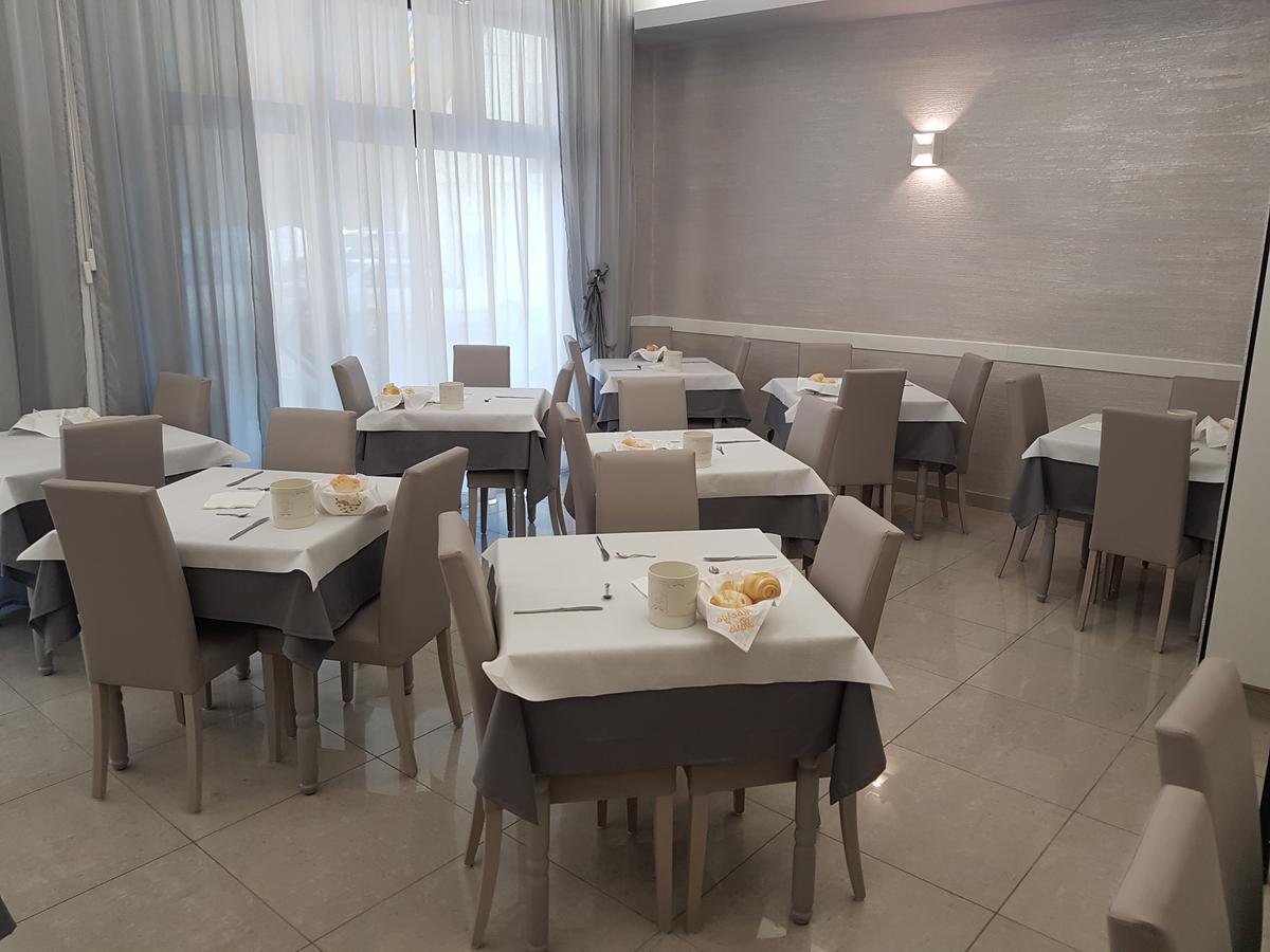 Albergo Paris Sottomarina Εξωτερικό φωτογραφία