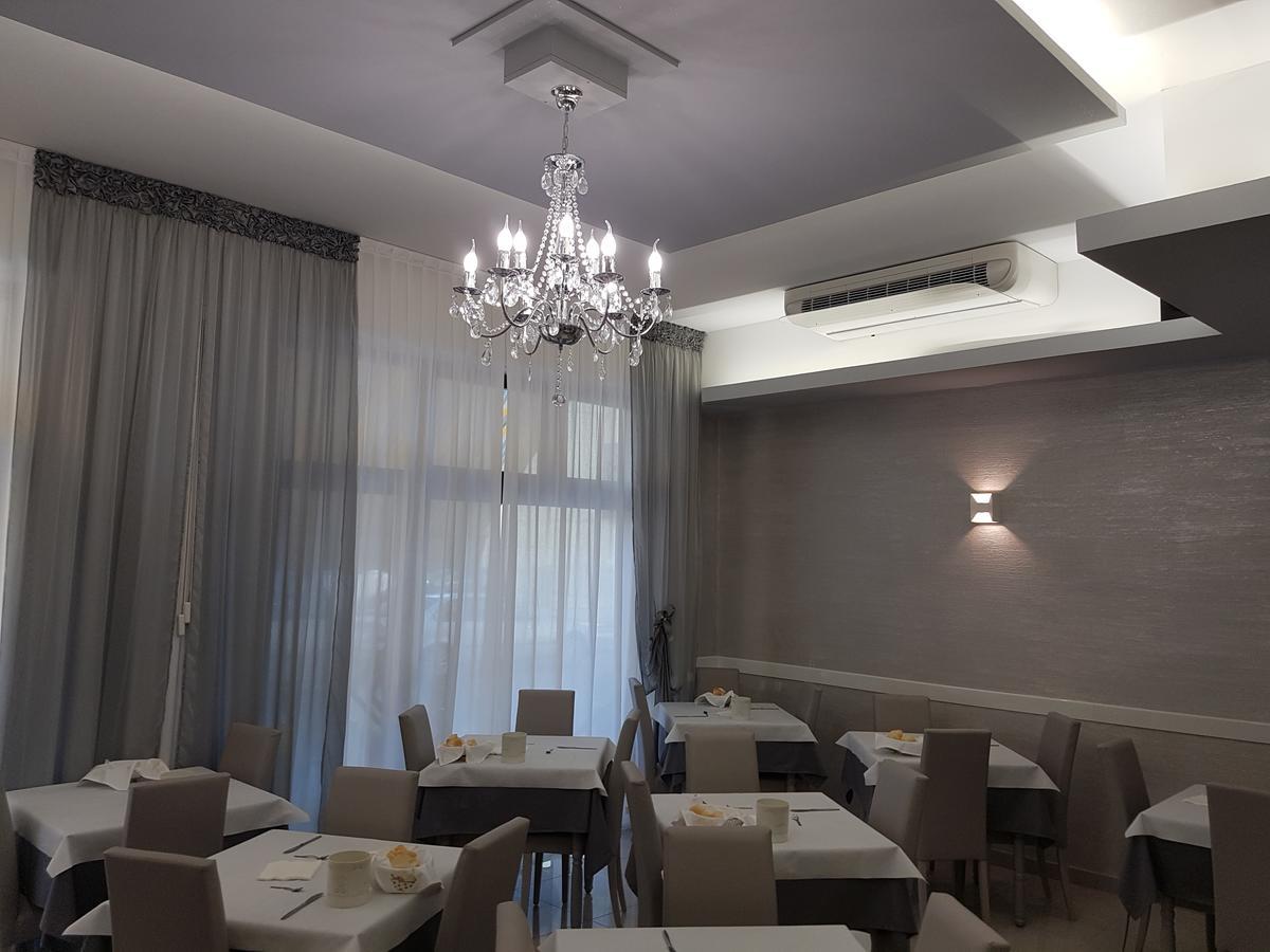 Albergo Paris Sottomarina Εξωτερικό φωτογραφία